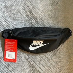 Nike hip pack in black